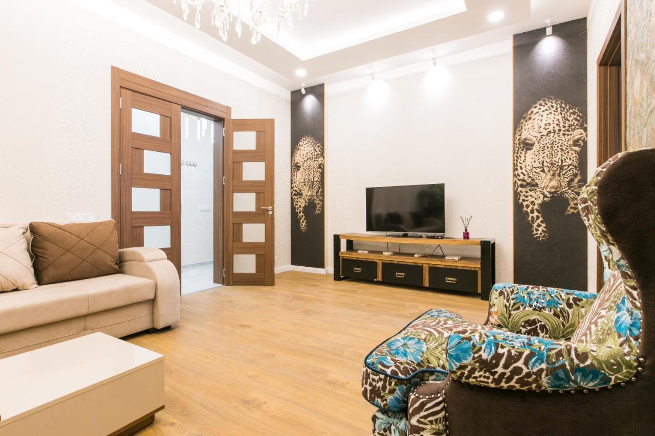 Sweet Home 6 Vip At Rustaveli Avenue Тбилиси Экстерьер фото
