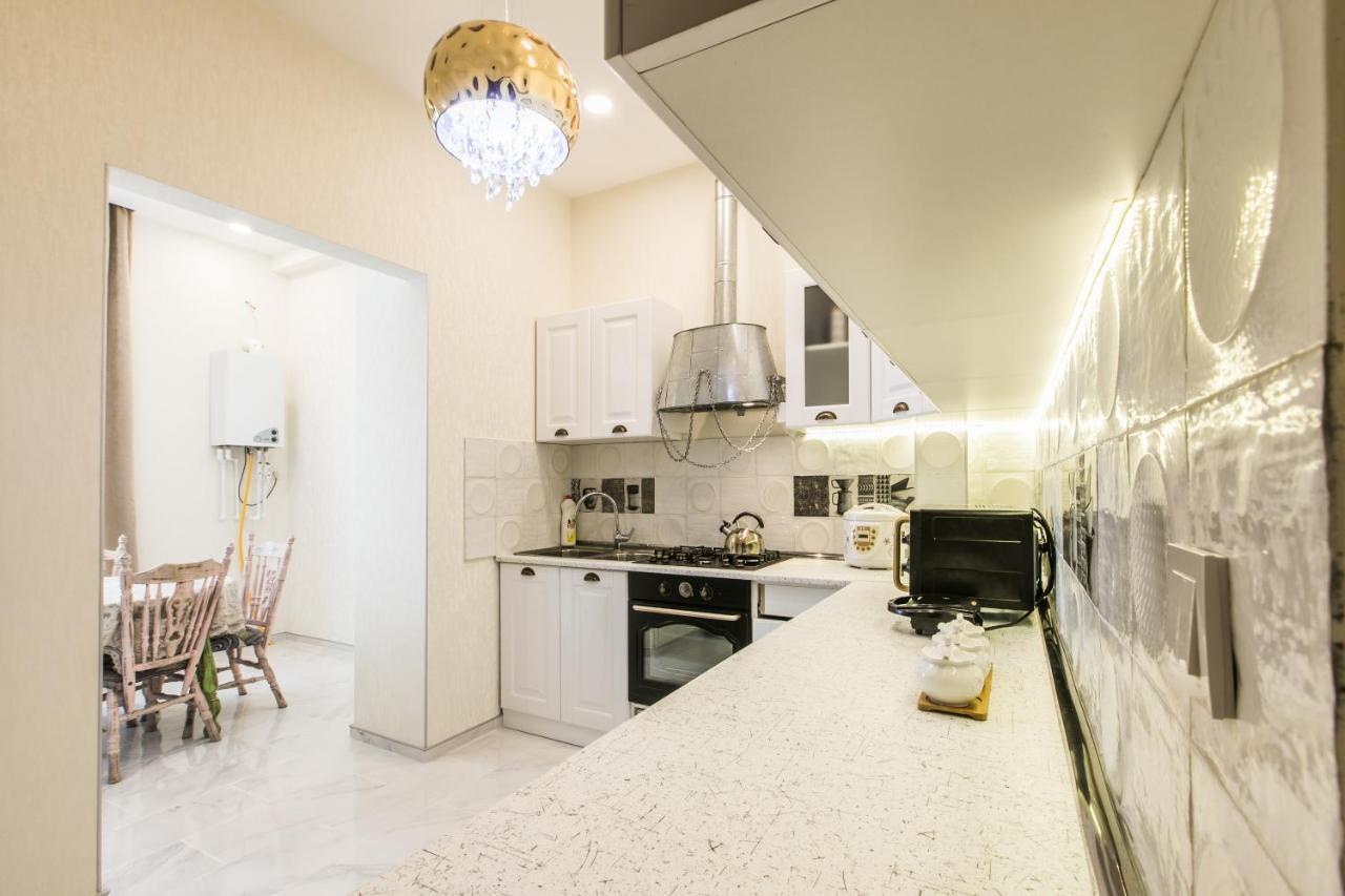 Sweet Home 6 Vip At Rustaveli Avenue Тбилиси Экстерьер фото